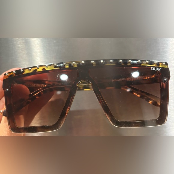 Quay Sunglasses - Picture 4 of 4